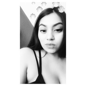 Meet your Posher, Monica